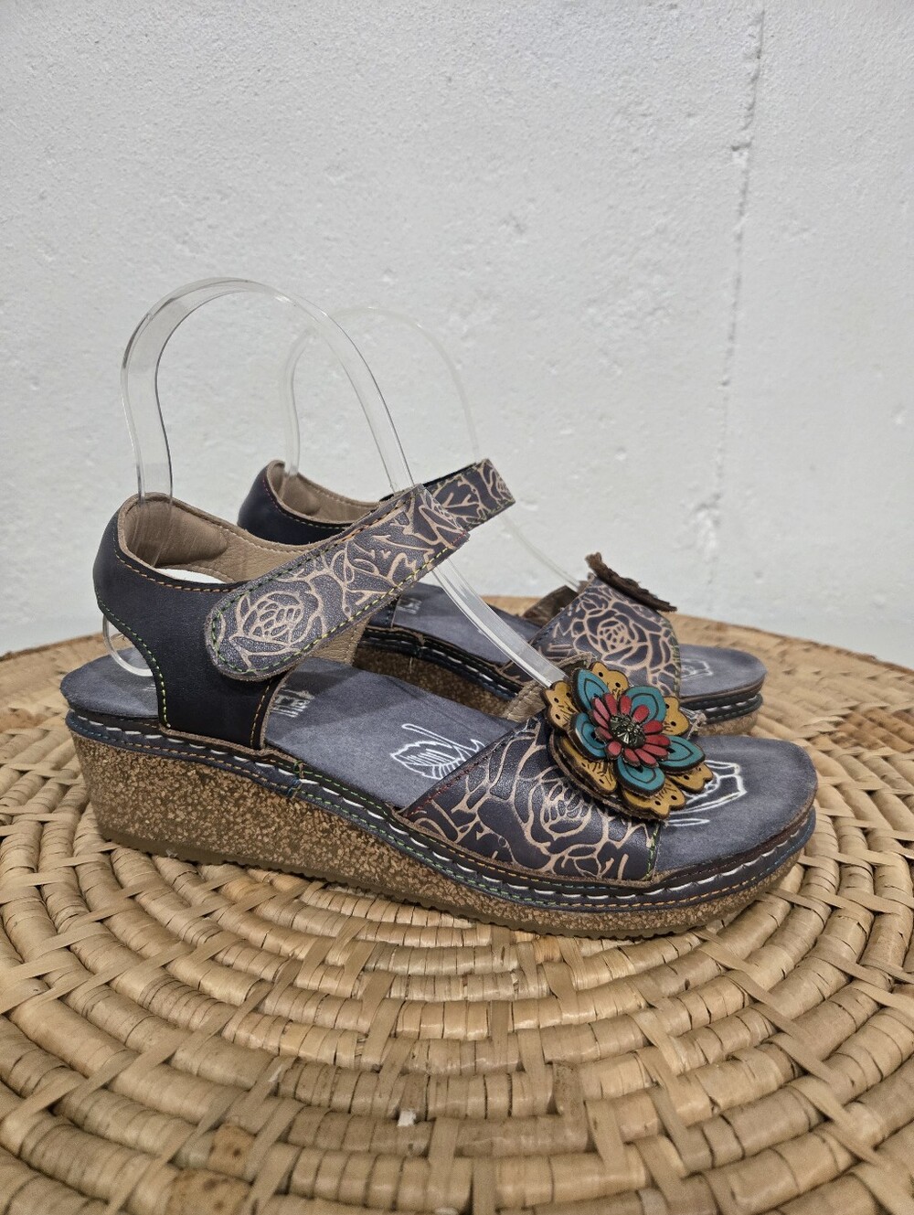L'Artiste Cuteness Gray Floral Sandals 7